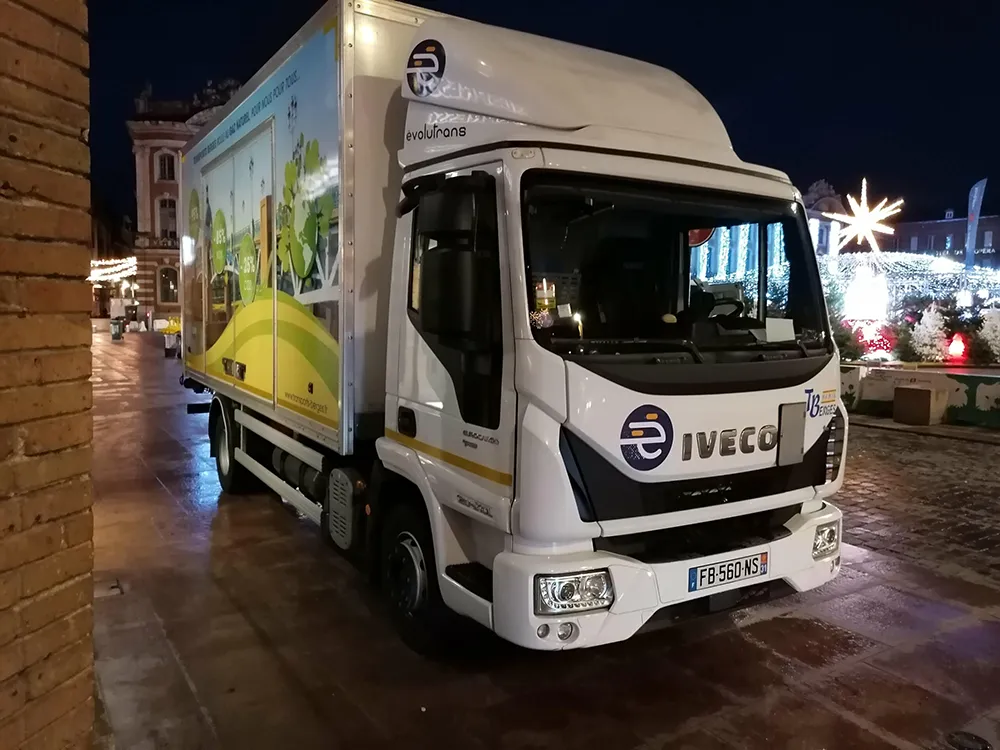 Transports-Berges-transport-marchandises-livraison-camion-electrique-environnement