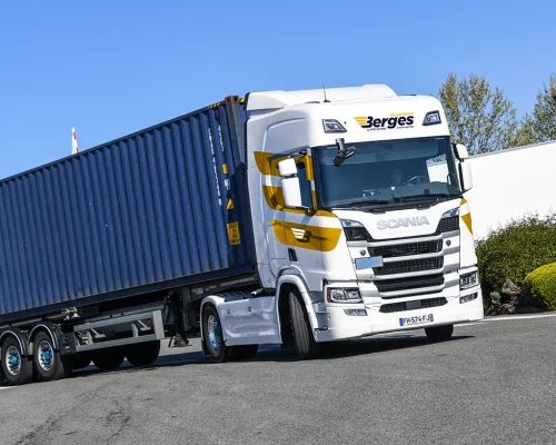 Transports-Berges-Toulouse-France-transporteur-porte-conteneur