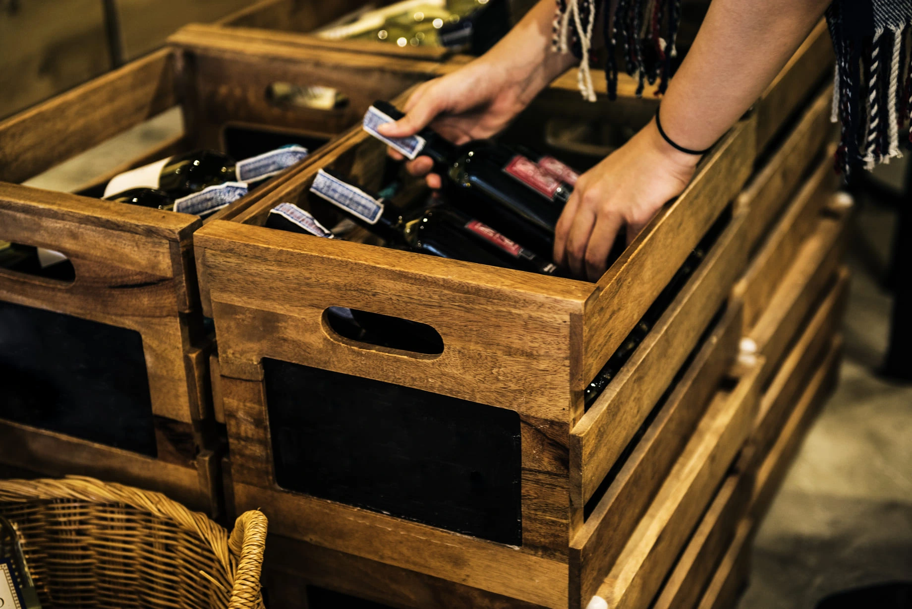 Lire la suite à propos de l’article Transport de vin : 5 conseils indispensables pour expédier vos bouteilles en toute conformité 🍷
